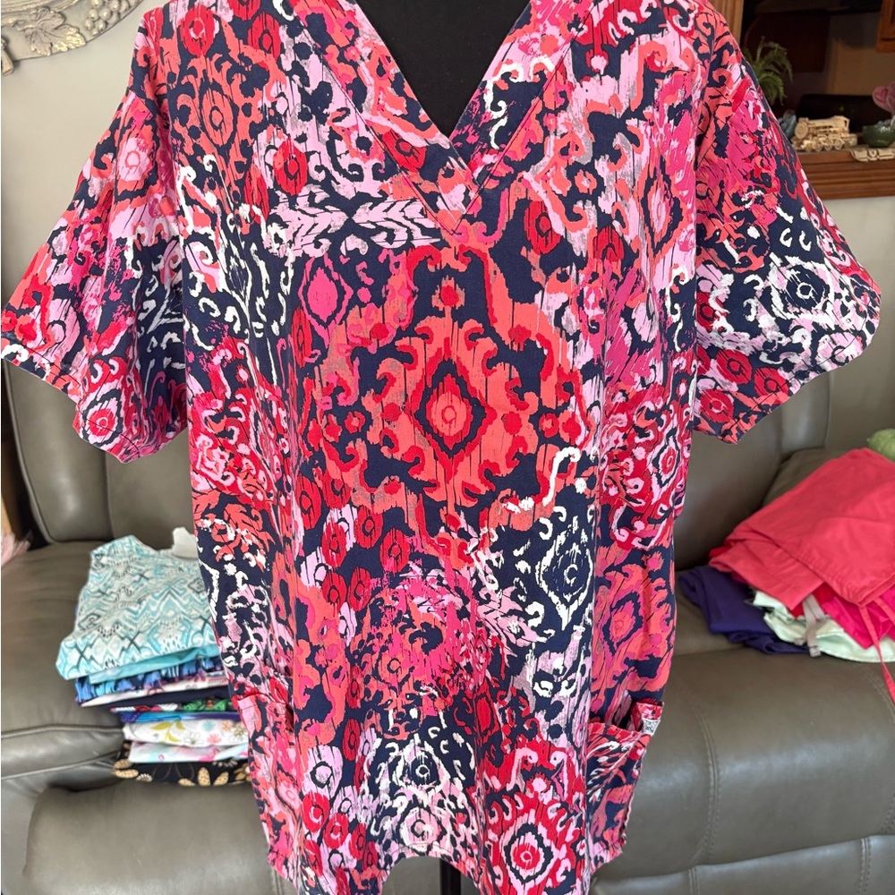 Vibrant Pink and Red Women's Tunic XL UA Brand Like New!